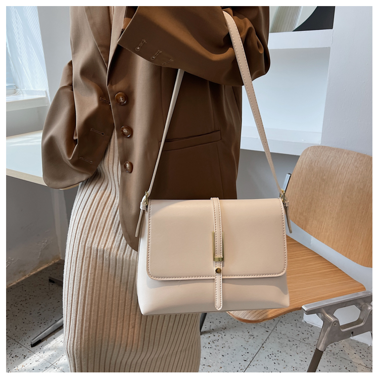 Elegant camel brown imitation leather shoulder bag - Image 7