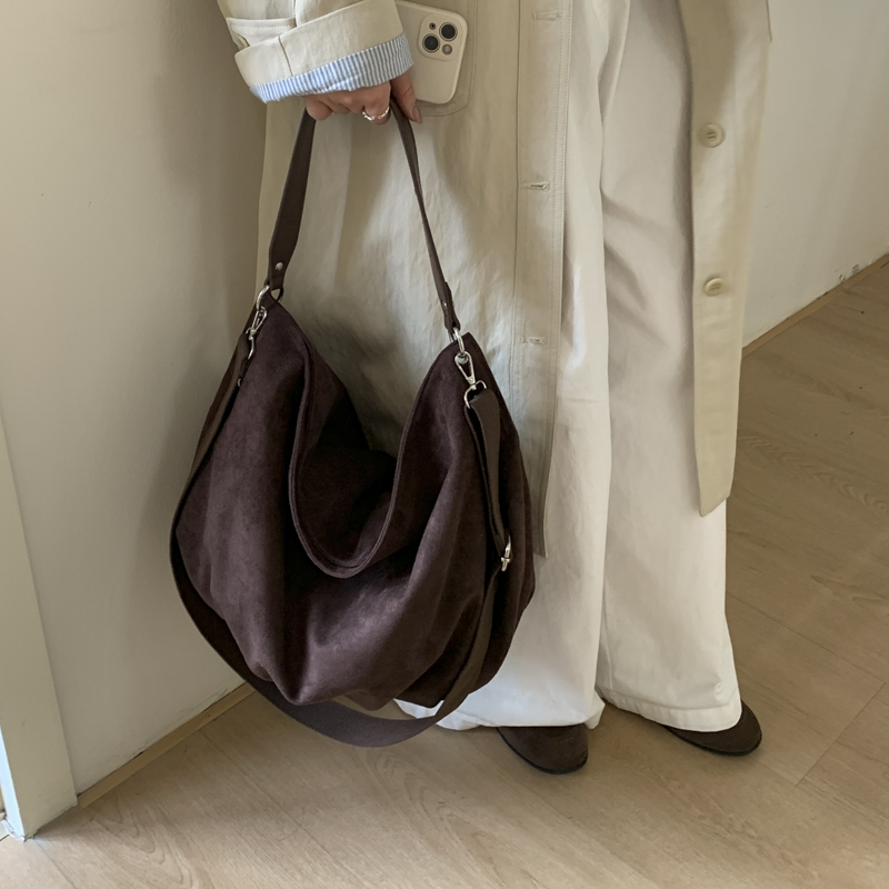 Luxury Slouchy Hobo Bag - Image 8