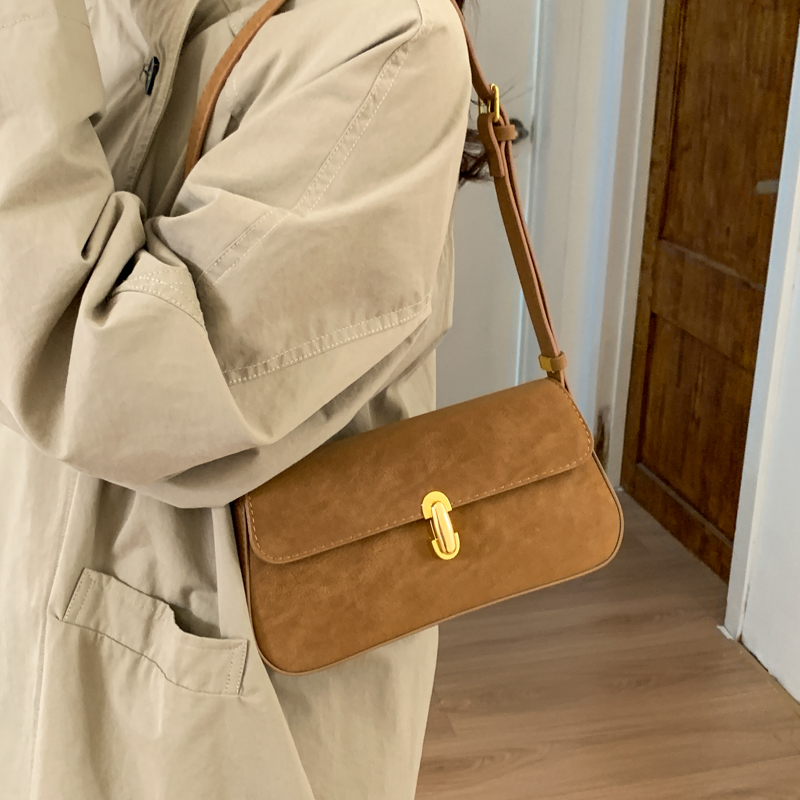 Vintage Slouchy Thin-Strap Shoulder Bag - Image 4