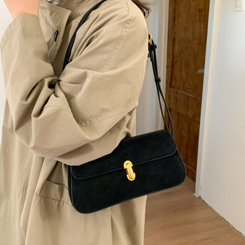 Vintage Slouchy Thin-Strap Shoulder Bag - Image 9