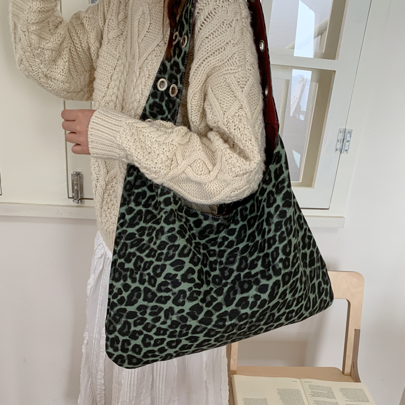Patent Leather Leopard Print Reversible Shoulder Bag - Image 4