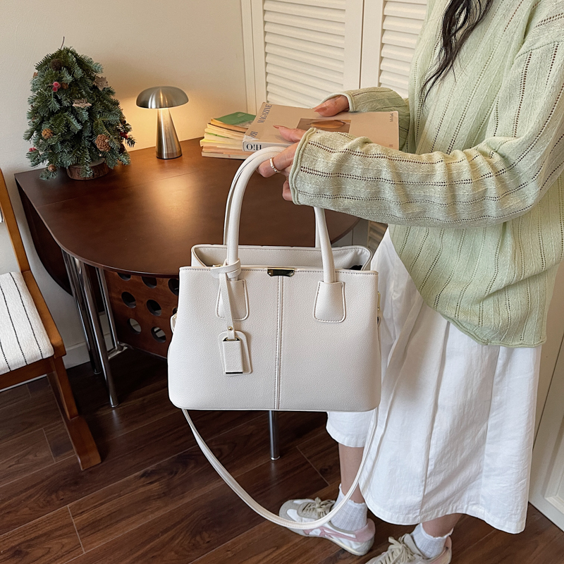 Black Pebble Leather Commute Tote Handbag - Image 10