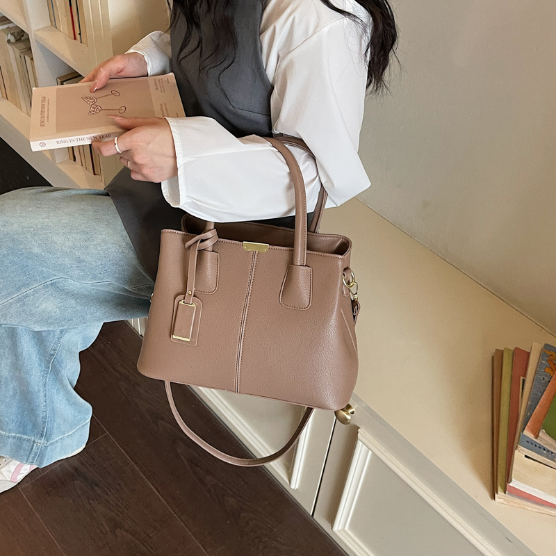 Black Pebble Leather Commute Tote Handbag - Image 8