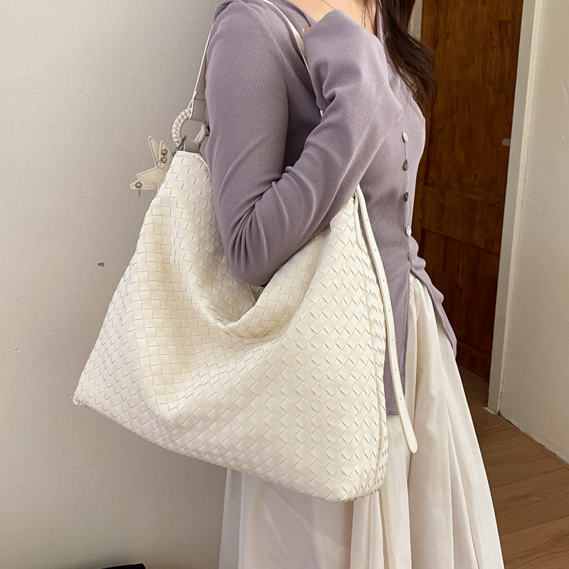 Light Gray Hand-Woven Large Hobo Shoulder Bag With Star Charm - Image 9